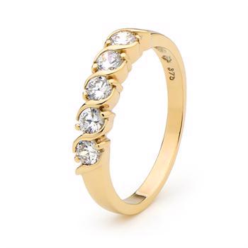 Gold wedding ring with 5 zirconia