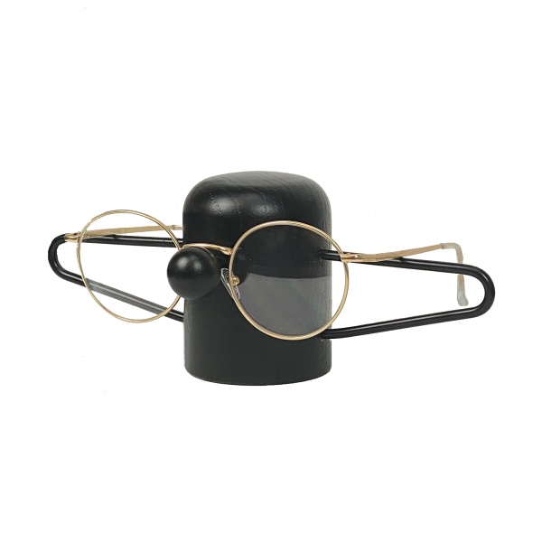 NOSEY Glasögonhållare off Ek / mässing from Dot Aarhus Danish design