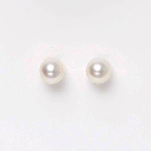 8 carat gold studs with cultured pearls, 5-5,5 mm