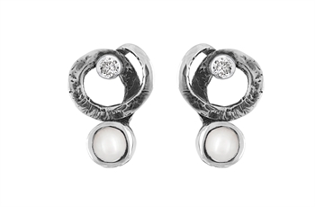 Ear stud - Glamorous Pearl