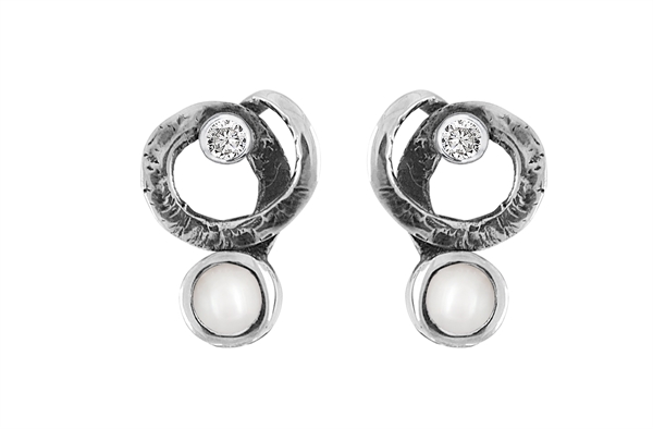 Ear stud - Glamorous Pearl