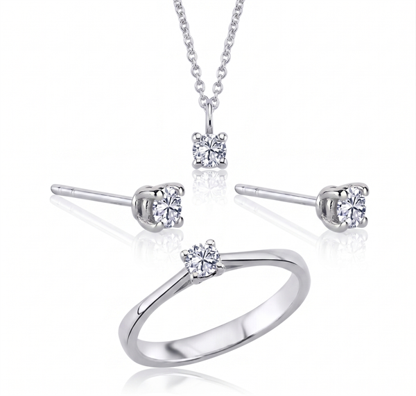 Nuran    set, with a total of 0,72 ct diamonds Wesselton SI