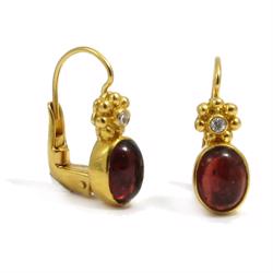Goldplated silver earrings from Carré Archive collection