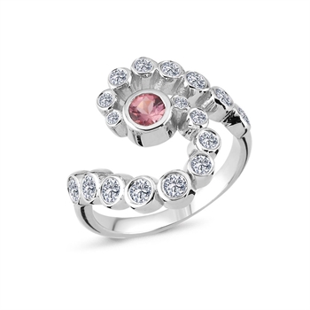 Nuran Earring , with a total of 0,65 ct diamonds Wesselton SI