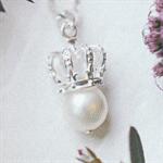 Pearl pendant with silver crown from Lund Copenhagen