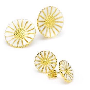 11 mm 925 silver Marguerite earring in white with gold plating from Lund Copenhagen