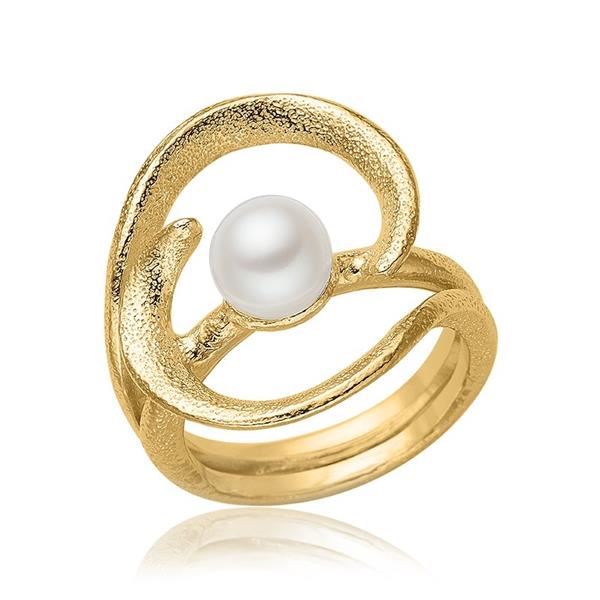 Ring i guldbelagt sølv med perle from Blicher Fuglsang