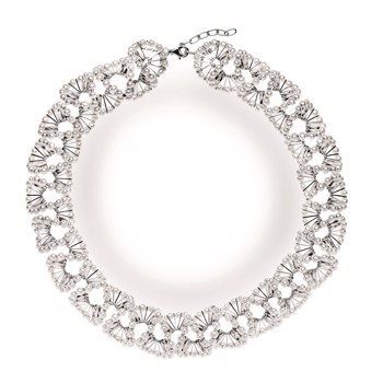 Silver necklace with rhodium-plated matte finish, decorated with cultured pearls, elegant and luxurious design.