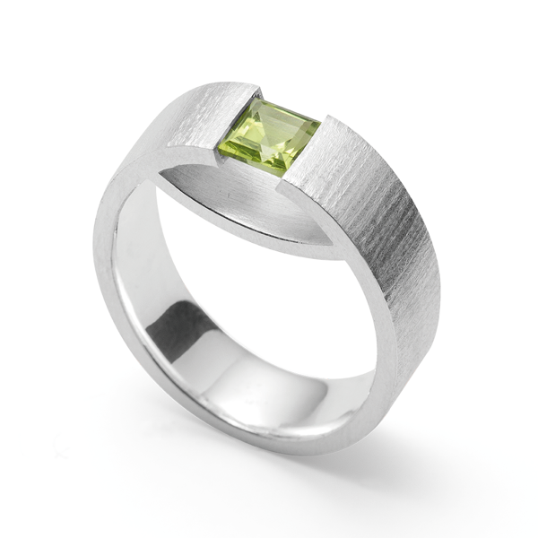 925/- Ring mat/børstet, peridot 0,74ct from Bastian Inverun