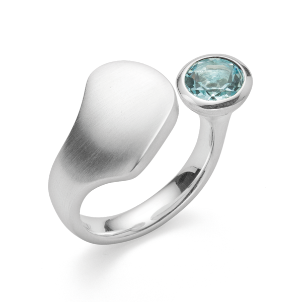 925/- Ring, rho. mat/blank, blå topas 1.35ct from Bastian Inverun