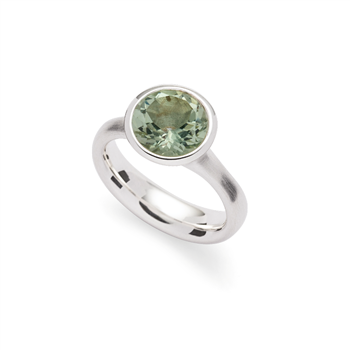 925/- ring,rh.-pl., mat/pol.,amethyst grøn 3,1ct from Bastian Inverun