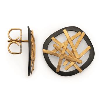 925/- Ørestikker, delvis fg, sort rh, mat from Bastian Inverun