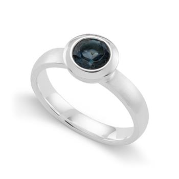 925/- Rh Ring blå topas 0,89,ct mat/pol from Bastian Inverun