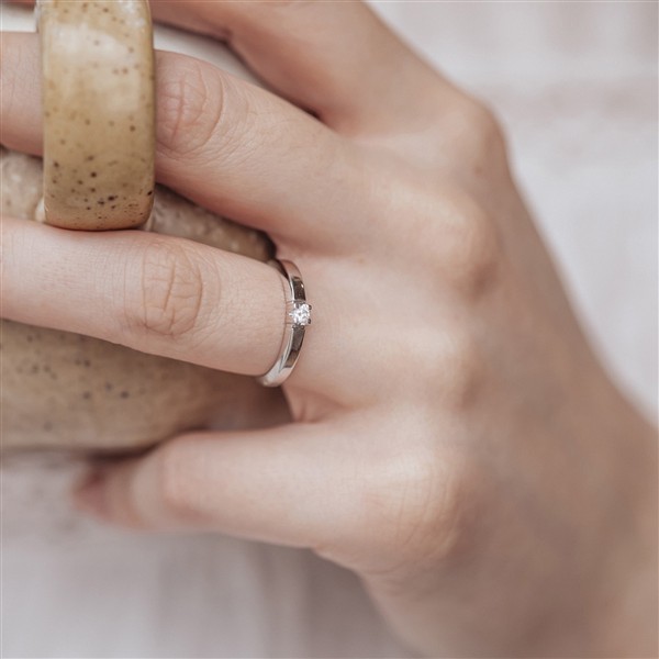 14KT HV.D.RING BRILL.1X0,07CT WPI from Aagaard