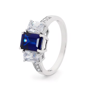 Ring with safire, from Bee