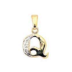 Q Lettered gold pendant with 0.005 ct diamond